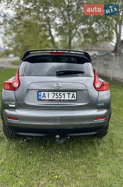 Позашляховик / Кросовер Nissan Juke 2010 в 
