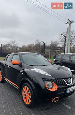 Позашляховик / Кросовер Nissan Juke 2013 в 