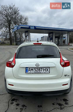 Внедорожник / Кроссовер Nissan Juke 2011 в 