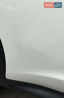 Внедорожник / Кроссовер Nissan Juke 2012 в 