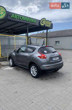 Внедорожник / Кроссовер Nissan Juke 2011 в 