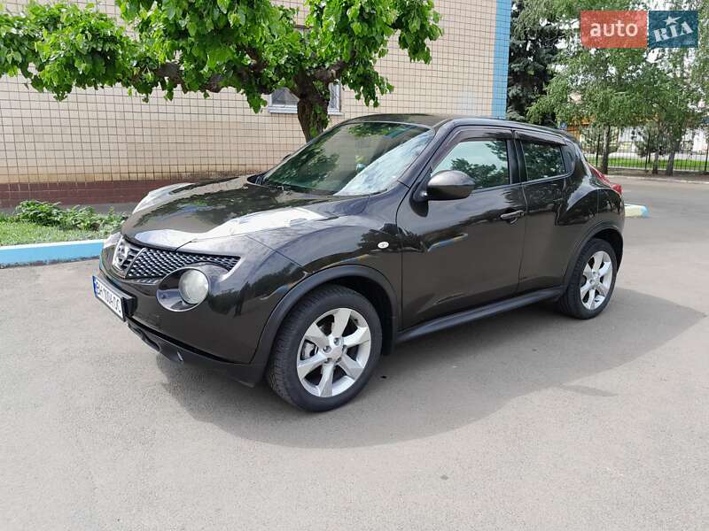Позашляховик / Кросовер Nissan Juke 2011 в 