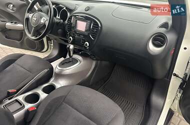 Позашляховик / Кросовер Nissan Juke 2010 в 