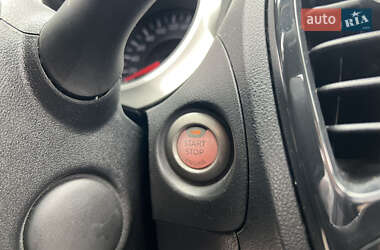 Внедорожник / Кроссовер Nissan Juke 2011 в 
