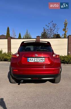 Позашляховик / Кросовер Nissan Juke 2012 в 