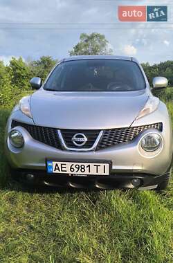 Внедорожник / Кроссовер Nissan Juke 2010 в 