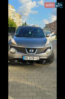 Внедорожник / Кроссовер Nissan Juke 2011 в 