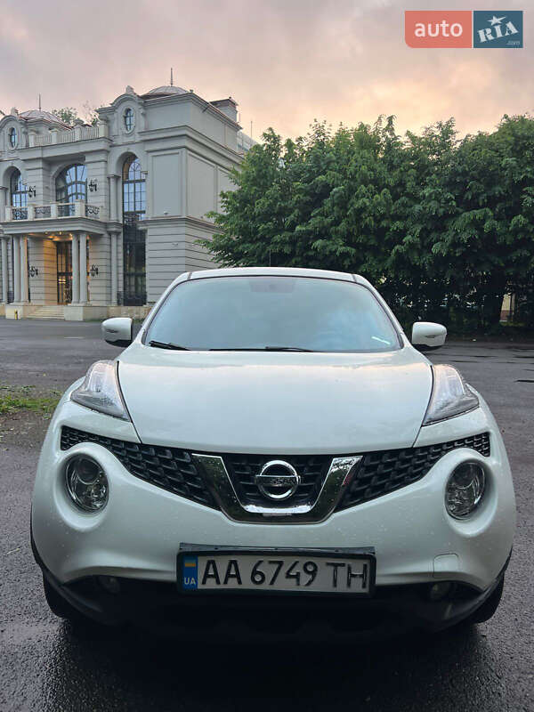 Внедорожник / Кроссовер Nissan Juke 2017 в 