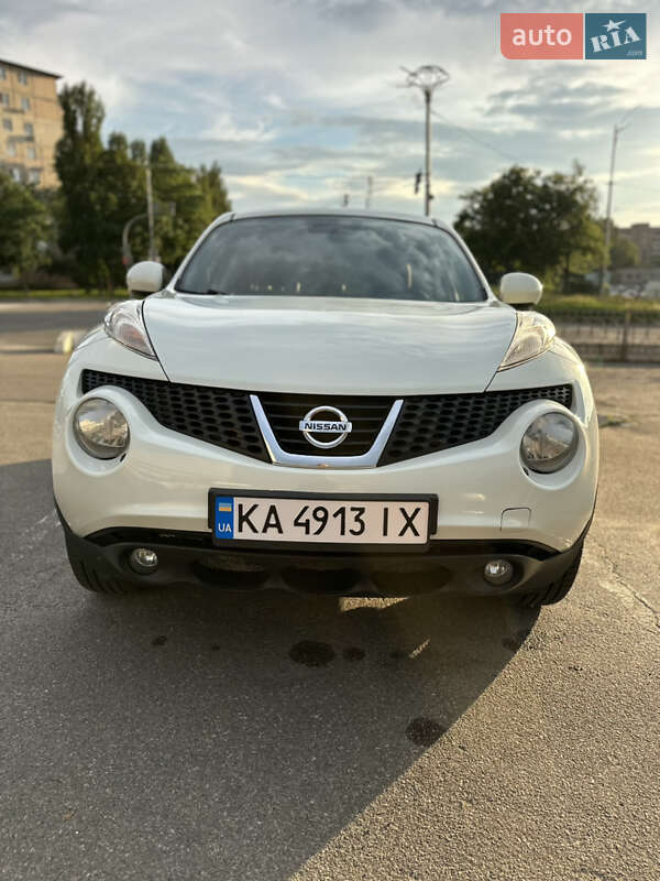 Позашляховик / Кросовер Nissan Juke 2011 в 