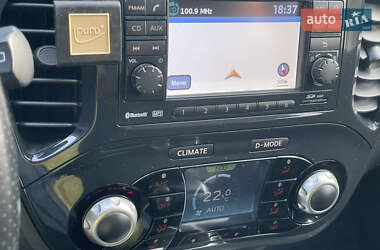 Внедорожник / Кроссовер Nissan Juke 2011 в 