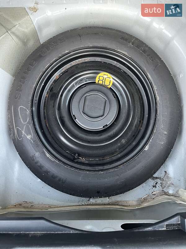 Позашляховик / Кросовер Nissan Juke 2012 в Києві