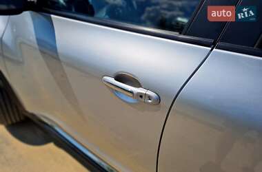 Внедорожник / Кроссовер Nissan Juke 2013 в 