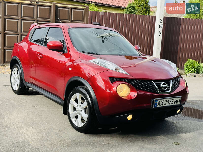 Внедорожник / Кроссовер Nissan Juke 2012 в 