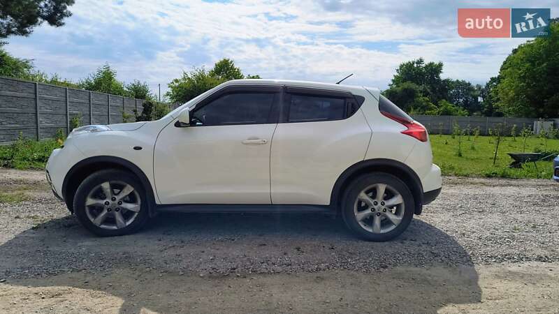 Внедорожник / Кроссовер Nissan Juke 2012 в 