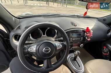 Позашляховик / Кросовер Nissan Juke 2012 в 