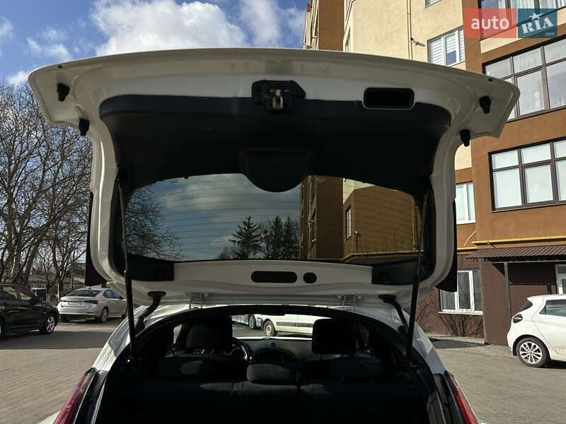 Позашляховик / Кросовер Nissan Juke 2015 в Дубні