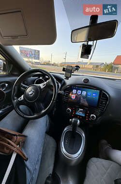 Позашляховик / Кросовер Nissan Juke 2012 в 