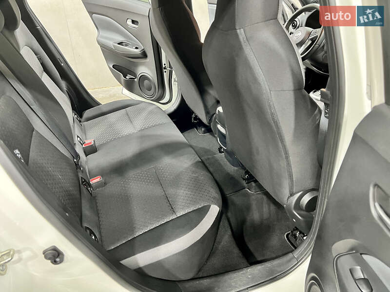 Внедорожник / Кроссовер Nissan Juke 2021 в Киеве
