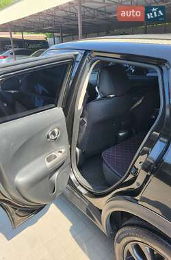 Внедорожник / Кроссовер Nissan Juke 2013 в 