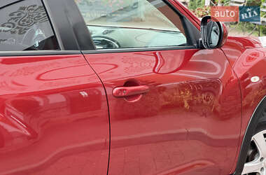 Внедорожник / Кроссовер Nissan Juke 2012 в 