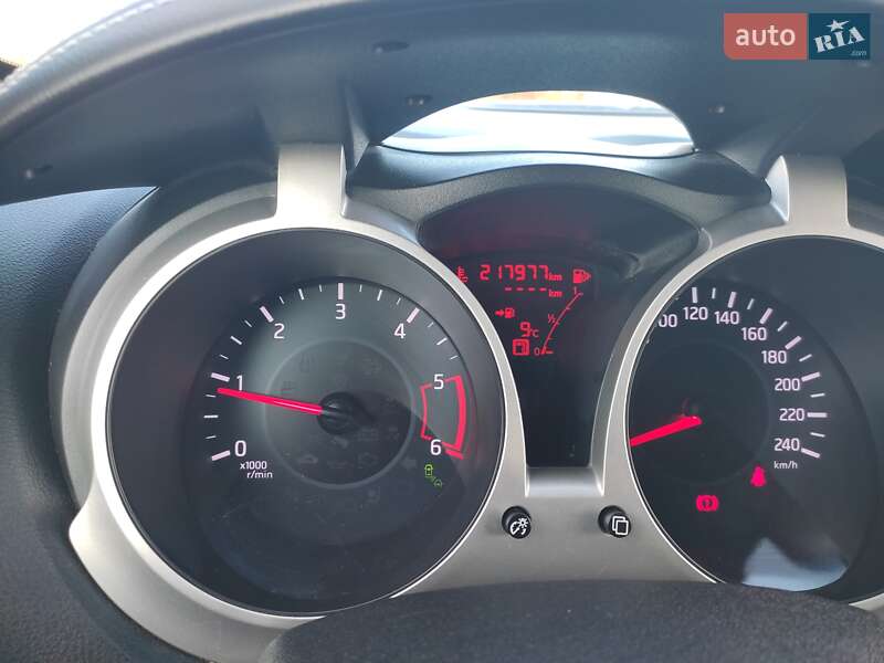 Внедорожник / Кроссовер Nissan Juke 2015 в Звягеле фото 10 Внедорожник / Кроссовер Nissan Juke 2015 в Звягеле