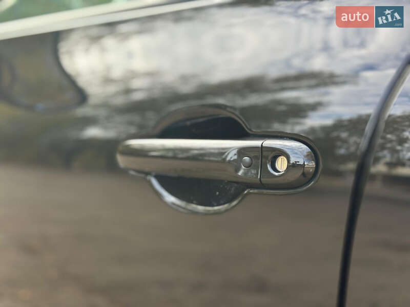 Позашляховик / Кросовер Nissan Juke 2013 в Львові