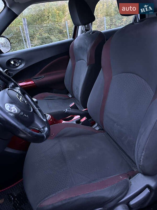 Внедорожник / Кроссовер Nissan Juke 2012 в Дубно