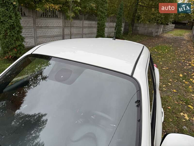 Внедорожник / Кроссовер Nissan Juke 2011 в Ровно