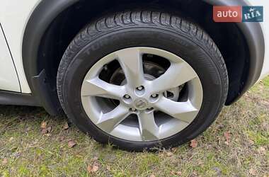 Внедорожник / Кроссовер Nissan Juke 2011 в 