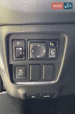 Внедорожник / Кроссовер Nissan Juke 2011 в 