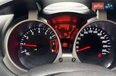 Внедорожник / Кроссовер Nissan Juke 2011 в 