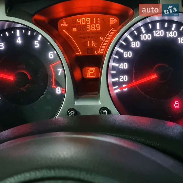 Внедорожник / Кроссовер Nissan Juke 2011 в Днепре