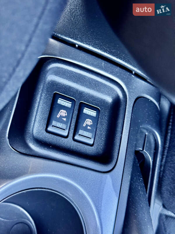 Внедорожник / Кроссовер Nissan Juke 2013 в Киеве