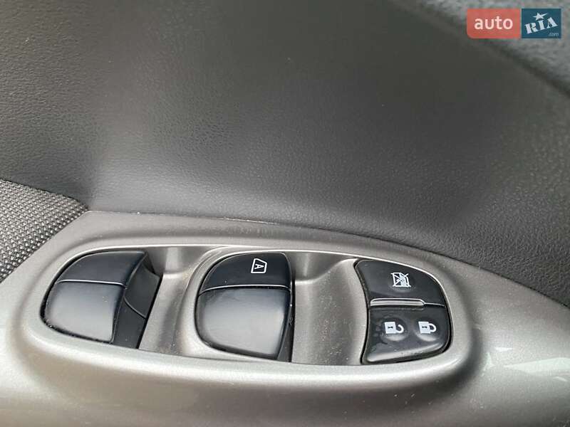 Внедорожник / Кроссовер Nissan Juke 2013 в Николаеве