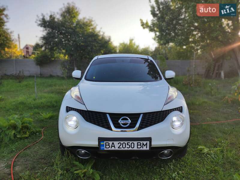 Внедорожник / Кроссовер Nissan Juke 2011 в Александрие