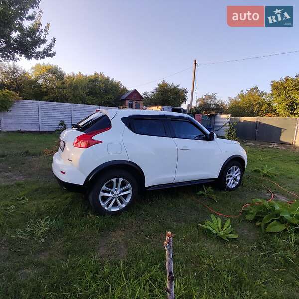 Внедорожник / Кроссовер Nissan Juke 2011 в Александрие