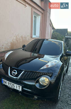 Внедорожник / Кроссовер Nissan Juke 2011 в Ровно