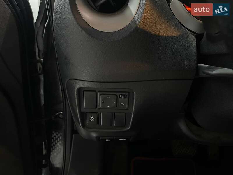 Внедорожник / Кроссовер Nissan Juke 2013 в Одессе