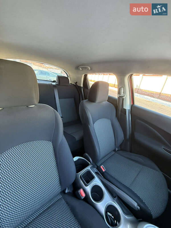 Внедорожник / Кроссовер Nissan Juke 2015 в Шептицькому