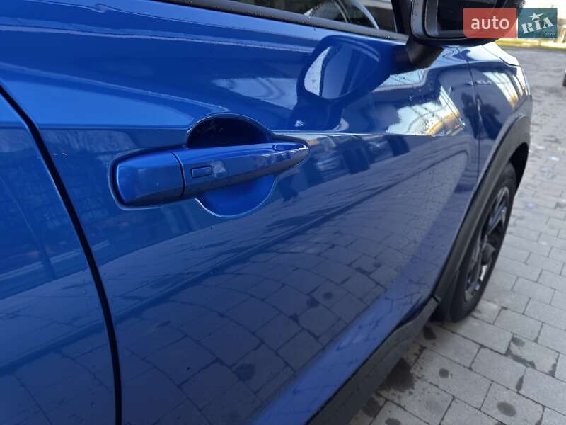 Внедорожник / Кроссовер Nissan Juke 2023 в Ужгороде