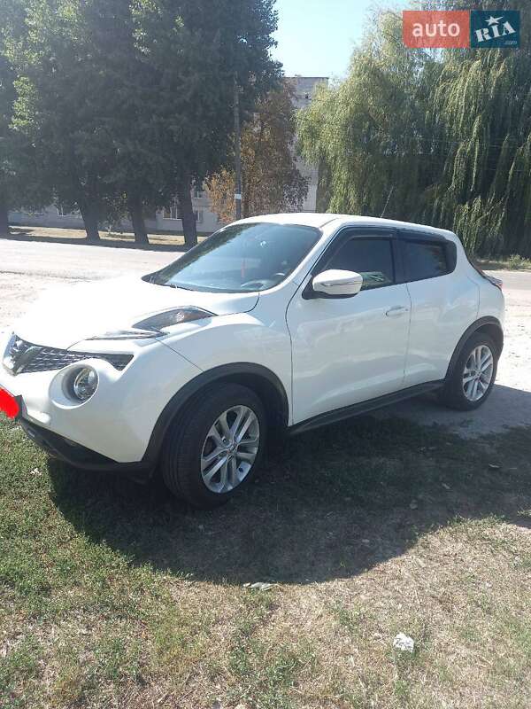 Внедорожник / Кроссовер Nissan Juke 2016 в Синельниково