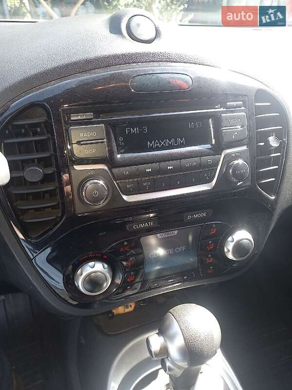 Внедорожник / Кроссовер Nissan Juke 2016 в Синельниково