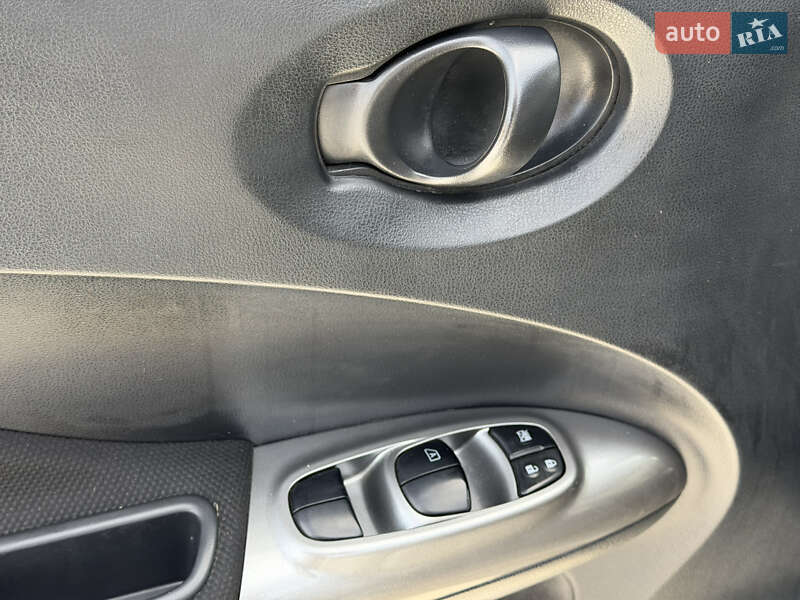 Внедорожник / Кроссовер Nissan Juke 2017 в Киеве