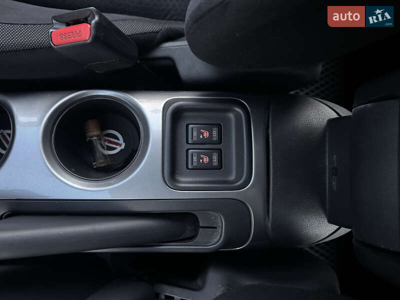 Внедорожник / Кроссовер Nissan Juke 2011 в Полтаве