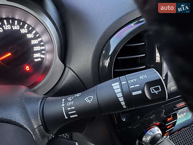 Внедорожник / Кроссовер Nissan Juke 2011 в Полтаве