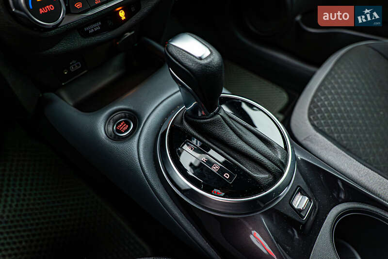 Внедорожник / Кроссовер Nissan Juke 2022 в Киеве