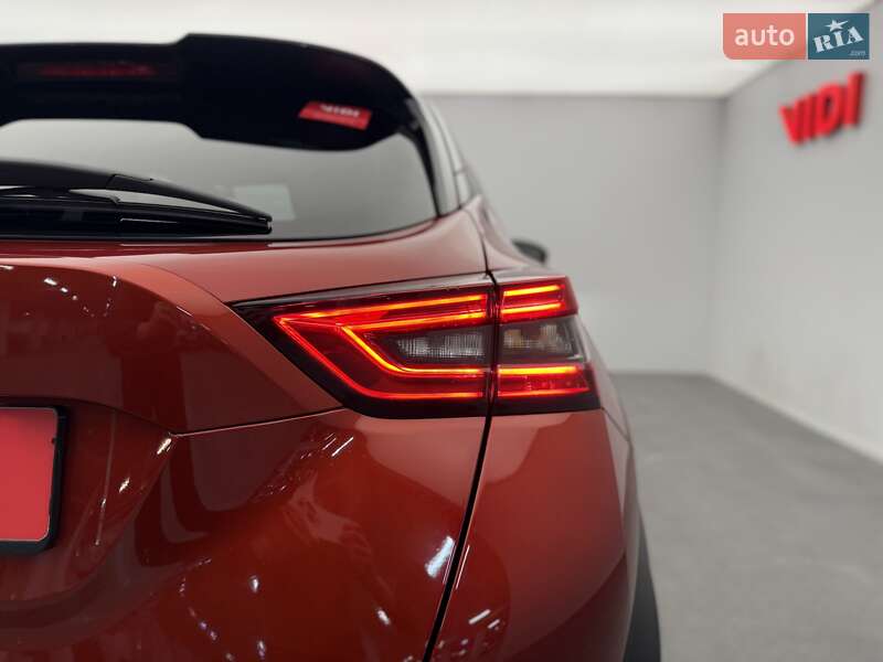 Внедорожник / Кроссовер Nissan Juke 2021 в Киеве