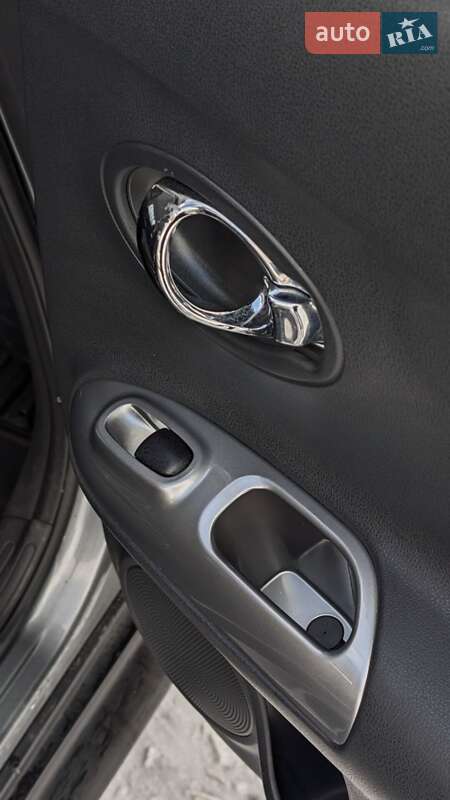 Внедорожник / Кроссовер Nissan Juke 2010 в Луцке фото 29 Внедорожник / Кроссовер Nissan Juke 2010 в Луцке