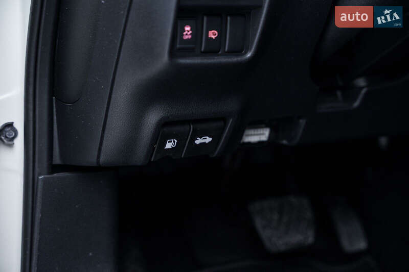 Внедорожник / Кроссовер Nissan Juke 2013 в Киеве