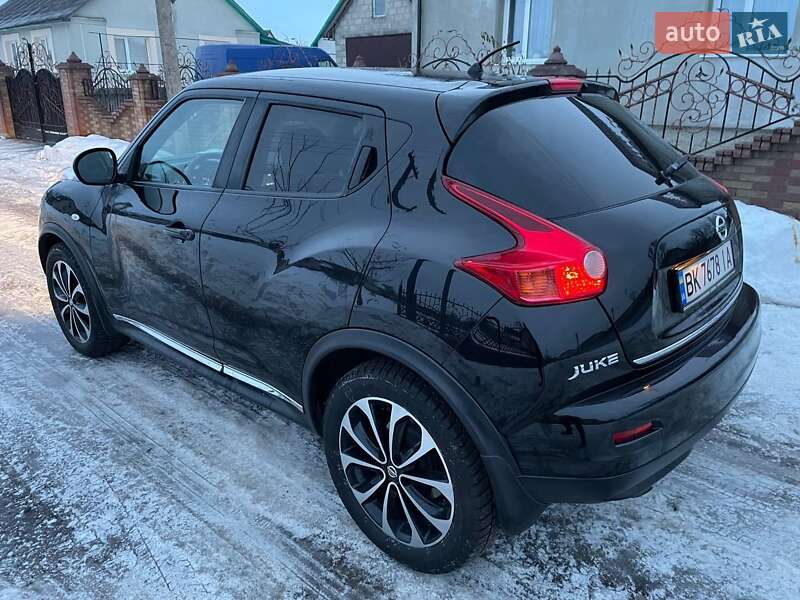 Позашляховик / Кросовер Nissan Juke 2011 в Демидівці